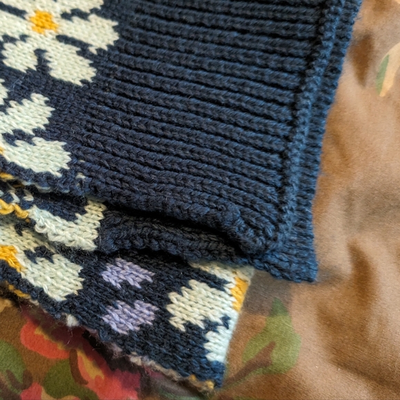 Vera Bradley cozy scarf Floral Bursts - Picture 7 of 10